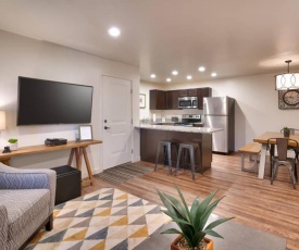 2H Cozy Redcliff Condo