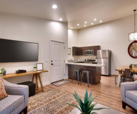 2I Spacious Top Floor RedCliff Condo