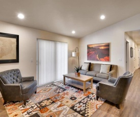 5K Top Floor RedCliff Condo, Pool & Hot Tub