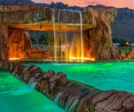 Balanced Rock Retreat at Sage Creek with Heated Pool