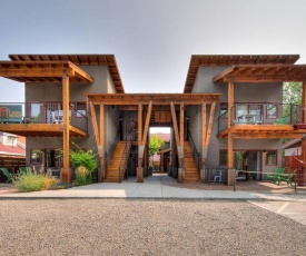 Casa Moab Complex - All 5 Casitas Together - Downtown Moab - Sleep 10 Total