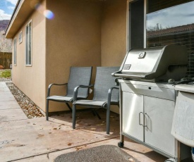 CW343 - Great downtown location with a private hot tub