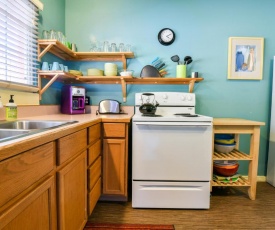 Inn 2 - Downtown 1 bedroom unit, sleeps 6 with shared hot tub