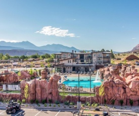 Moab Condo C5 Sage Creek Resort * Pool * Hot Tubs * Waterfalls * Clubhouse