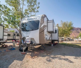 Outdoor Glamping Rockwood Trailer OK27