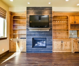 PR 21 - Luxury home with shared pool and hot tub 3 bedroom