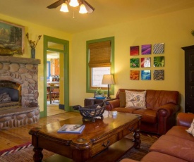 Gorgeous 3 BR House - Feels Just Like Home