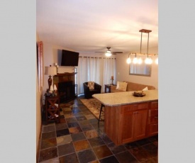 #211 1br Condo across from Park City Resort