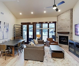 2 Blackstone Condos - Pool & Gym - Walk to Lifts condo
