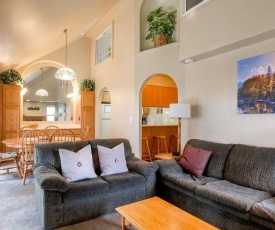 3 Bedroom Short Walk to Ski Gondola