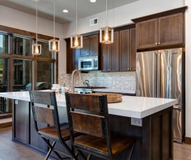Canyon's Family Condo