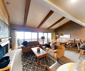 Charming Mountain Retreat - Walk to Resort Base townhouse