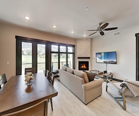 Luxe Blackstone Condo with Hot Tub & Pool, Near Lift condo