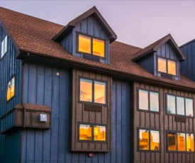 Massive 10 Bed 10 Bath Luxury Mountain Home in Old Town