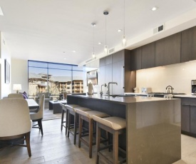 Modern & Luxurious 2 BR Residence- Ski in ski out! condo