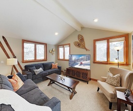 New Listing! Hidden Creek Townhome - Walk to Lift townhouse