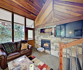 New Listing! Ski Basecamp With Hot Tub, Walk To Lift Townhouse