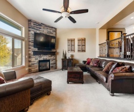 Ski Haven Elegant Spacious Townhome w Private Hot Tub