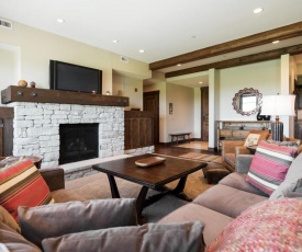 Silver Star #1203 - 2 Bed Condo