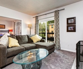 Woodside Apartment 1401