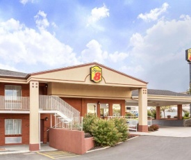 Super 8 by Wyndham Salina/Scenic Hills Area