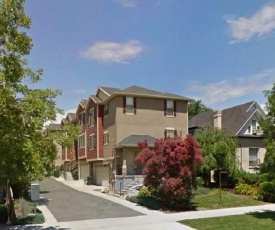 Modern Townhome Near the Center of the City
