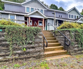 Cozy Condo with Patio, Walk to Burke Mountain!