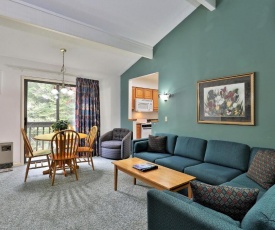 Cedarbrook Queen Suite 208