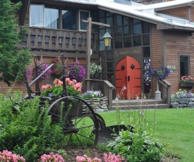Summit Lodge
