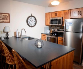 Mountain Lodge at Okemo-1Br Fireplace & Updated Kitchen condo