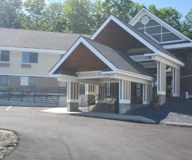 Comfort Inn & Suites at Maplewood