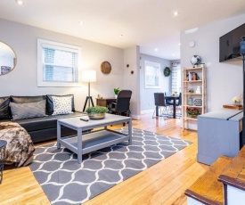 Gorgeous Home 10 min to DC 5 min to DCA Airport by CozySuites