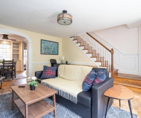 Spacious 4BR House in Old Town Alexandria by CozySuites