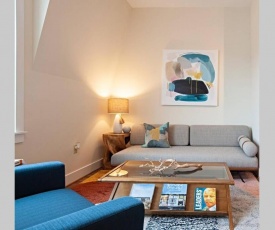 Stylish 1 Bdrm Apt w/King Bed