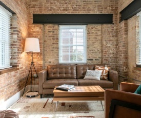 Stylish Apt w/King Bed and 94 Walk Score