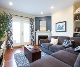 The Presidential Retreat, a 2BR + Loft Townhouse
