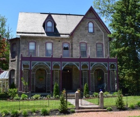 Gifford-Risley House Bed and Breakfast